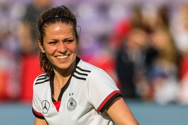 Melanie Leupolz (Deutschland, 16) in Nahaufnahme, Großaufnahme, Portrait, Porträt, Fussball, EM-Qualifikation Frauen, Deutschland - Kroatien, xdgx
