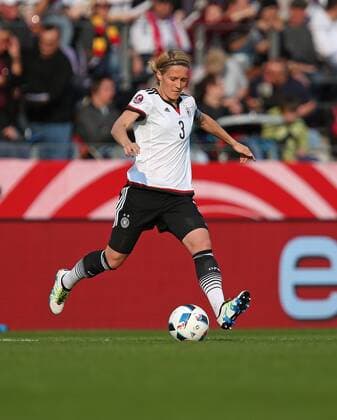 12.04.2016, Fussball Frauen-Länderspiel , EM-Qualifikation, Grupppenspiel, Deutschland - Kroatien, in der Osnatel-Arena Osnabrück. Saskia Bartusiak (Deutschland) 