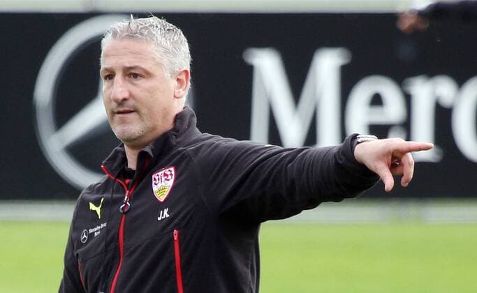 VfB Stuttgart Training Deutschland, Stuttgart, 05.04.2016, 1. Fussball-Bundesliga, Saison 2015 2016, VfB Stuttgart Training: Jürgen Kramny (Trainer).