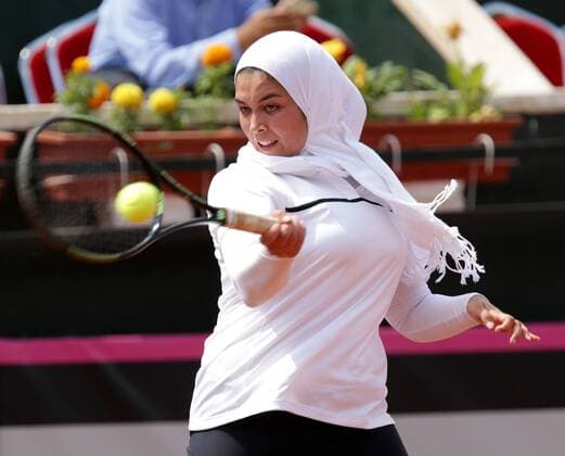 Bilder des Tages - SPORT TENNIS - ITF, Fed Cup KAIRO,EGYPT,13.APR.16 - TENNIS - ITF, Fed Cup, Europe Africa Zone II, Group 1, Egypt vs Austria. Image shows Dona Abo Habaga (EGY). GEPAxpictures xWalterxLuger