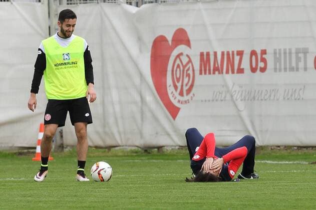 YUNUS MALLI, MARTIN SCHMIDT SPRECHEN UEBER DIE AUSGELASSENE TORCHANCE GEGEN WOLFSBURG TRAINING MAINZ 05 MAINZ 
