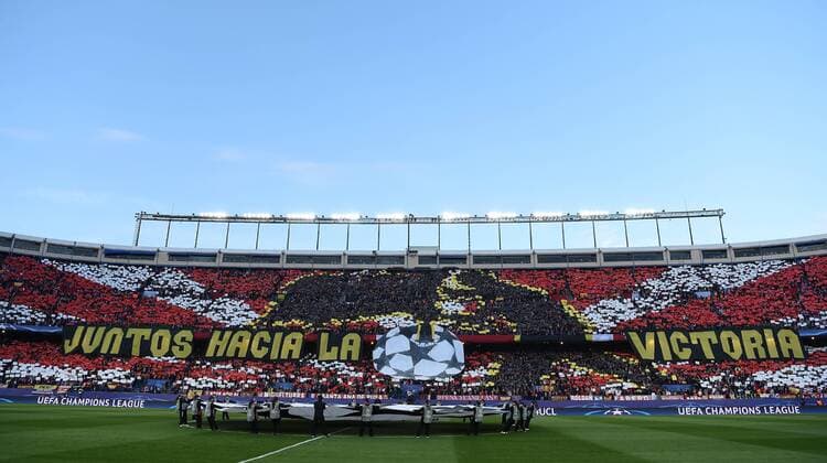 FUSSBALL CHAMPIONS LEAGUE SAISON 2015 2016 VIERTELFINAL RUECKSPIEL Atletico Madrid - FC Barcelona Barca 13.04.2016 Fan Choreographie vor dem Spiel im Vicente Calderon Stadion 