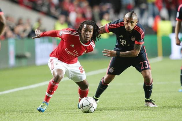 Lissabon Renato Sanches (Benfica Lissabon) Arturo Vidal (FC Bayern Meunchen), Benfica Lissabon vs. FC Bayern Muenchen, Fussball, Champions League Viertelfinale, 13.04.2016, Copyright: Langer Eibner-Pressefoto EP_HLR