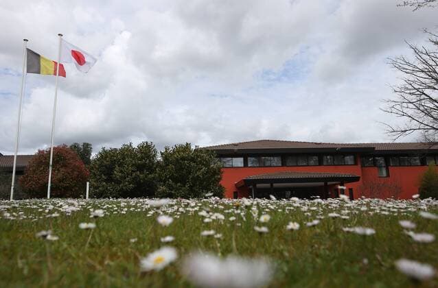Fußball, EURO 2016, Quartier der Nationalmannschaft Belgiens in Le Pian-Medoc SOCCER - UEFA EURO EM Europameisterschaft Fussball 2016, preview LE-PIAN-MEDOC,FRANCE,12.APR.16 - SOCCER - UEFA European Championship EM Europameisterschaft 2016 in France, preview, base camp, hotel team Belgium, Golf Hotel and Spa Resort. Image shows flags and the hotel. GEPAxpictures xAndreasxPranter