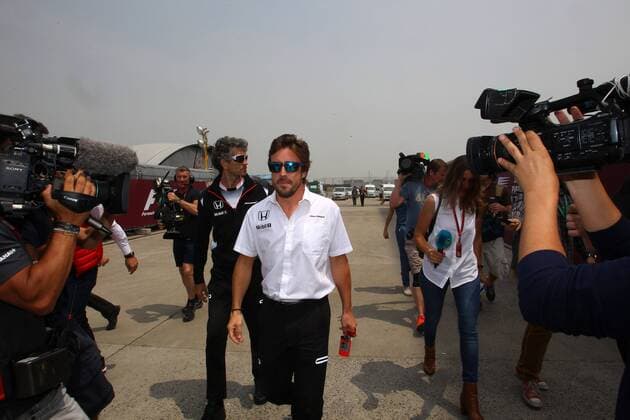 Chinese Grand Prix, Shanghai 14 - 17 April 2016 14.04.2016 - Fernando Alonso (ESP) McLaren Honda MP4-31 