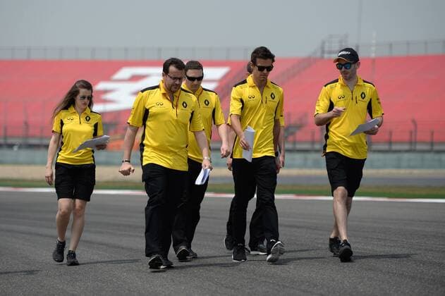 Chinese Grand Prix, Shanghai 14 - 17 April 2016 14.04.2016 - Jolyon Palmer (GBR) Renault F1 Team RS16 