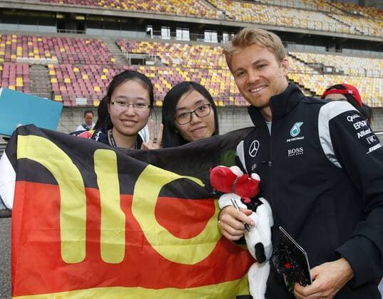 Bilder des Tages - SPORT Motorsports: FIA Formula One World Championship WM Weltmeisterschaft 2016, Grand Prix of China, xHOCHxZWEIx