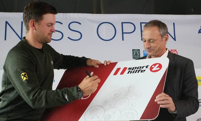 Golf, Lyoness Open, Pressekonferenz in Wien GOLF - Lyoness Open 2016 VIENNA,AUSTRIA,14.APR.16 - GOLF - PGA Golf Herren European Tour, Lyoness Open, Diamond Country Club, press conference PK Pressekonferenz Image shows Bernd Wiesberger (AUT) and CEO Anton Schutti (Sporthilfe). GEPAxpictures xMarioxKneisl