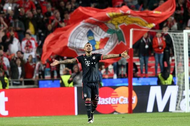 Lissabon Arturo Vidal (FC Bayern Meunchen) nach dem abpfiff und der freude ueber den Einzug in das Halbfinale, Benfica Lissabon vs. FC Bayern Muenchen, Fussball, Champions League Viertelfinale, 13.04.2016, Copyright: Langer Eibner-Pressefoto EP_HLR