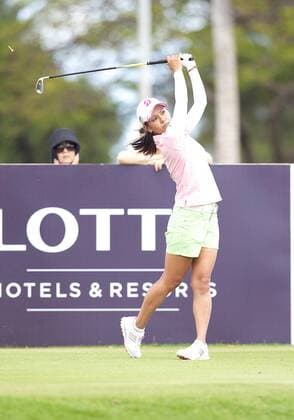 April 14, 2016 - Ai Miyazato hits her tee shot on the 8th hole during the second round of the Lotte Championship presented by Hershey at Ko Olina Golf Club in Kapolei, HI LPGA Golf Damen Golf 2016: Lotte Championship APR 14 - ZUMAc04_