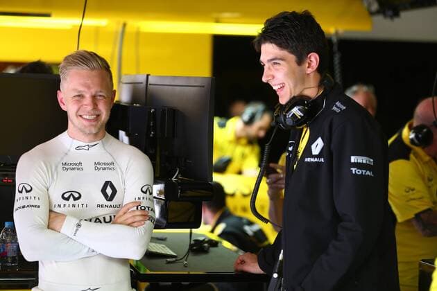 Chinese Grand Prix, Shanghai 14 - 17 April 2016 15.04.2016 - Free Practice 1, Kevin Magnussen (DEN) Renault F1 Team RS16 and Esteban Ocon (FRA) Renault Sport Formula One Team Test Driver 