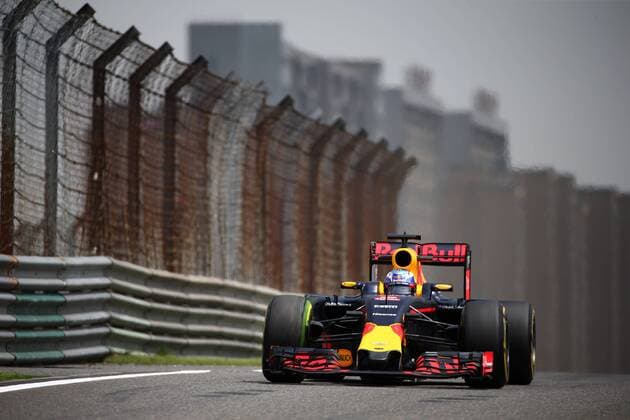Chinese Grand Prix, Shanghai 14 - 17 April 2016 15.04.2016 - Free Practice 1, Daniel Ricciardo (AUS) Red Bull Racing RB12 