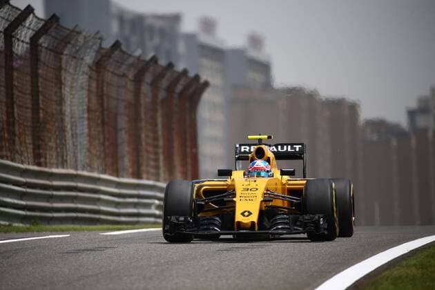 Chinese Grand Prix, Shanghai 14 - 17 April 2016 15.04.2016 - Free Practice 1, Jolyon Palmer (GBR) Renault F1 Team RS16 
