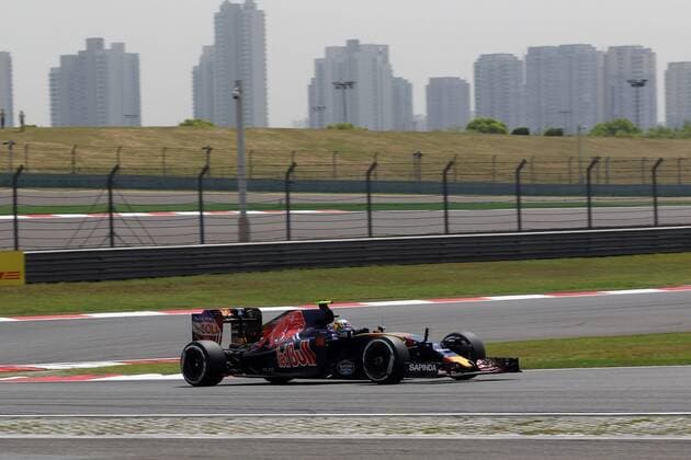 Chinese Grand Prix, Shanghai 14 - 17 April 2016 15.04.2016 - Free Practice 1, Carlos Sainz Jr (ESP) Scuderia Toro Rosso STR11 