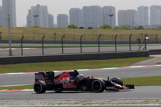 Chinese Grand Prix, Shanghai 14 - 17 April 2016 15.04.2016 - Free Practice 1, Carlos Sainz Jr (ESP) Scuderia Toro Rosso STR11 