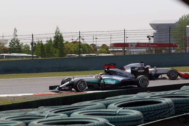 Chinese Grand Prix, Shanghai 14 - 17 April 2016 15.04.2016 - Free Practice 1, Lewis Hamilton (GBR) Mercedes AMG F1 W07 Hybrid spins 