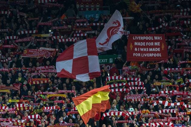 Liverpool Fans auf The Kop beim You will never walk alone beim Fussball Europa League Viertelfinal-Rueckspiel zwischen dem FC Liverpool und Borussia Dortmund am 14.04.2016, Copyright: Schueler Eibner-Pressefoto EP_JSE