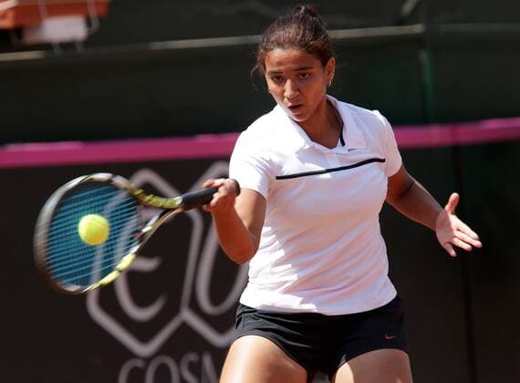 TENNIS - ITF, Fed Cup CAIRO,EGYPT,15.APR.16 - TENNIS - ITF, Fed Cup, Europe Africa Zone II, Group 1. Image shows Lamis Alhussein Abdel Aziz (EGY). GEPAxpictures xWalterxLuger