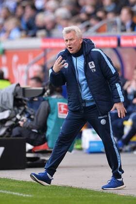 Fußball 2. Bundesliga 30. Spieltag MSV Duisburg - TSV 1860 München am 15.04.2016 in der Schauinsland-Reisen-Arena in Duisburg Benno Möhlmann ( Trainer München ) Foto: Osnapix TT