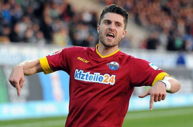 15.04.2016, xpsx, Fussball 2.Bundesliga, FSV Frankfurt - SC Paderborn, emspor, v.l. torjubel zum 0:2 fuer Paderborn Torschuetze Moritz Stoppelkamp (SC Paderborn 07)