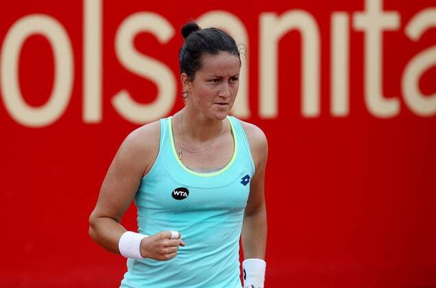 Spanish tennis player Lara Arruabarrena celebrates after scoring a poin against US Sacha Vickery, during the Colombian Tennis Open in Bogota, Colombia, 15 April 2016. EFE Leonardo Munoz Colombian Tennis Open !ACHTUNG: NUR REDAKTIONELLE NUTZUNG!  BOG201 20160415-635963525699989633