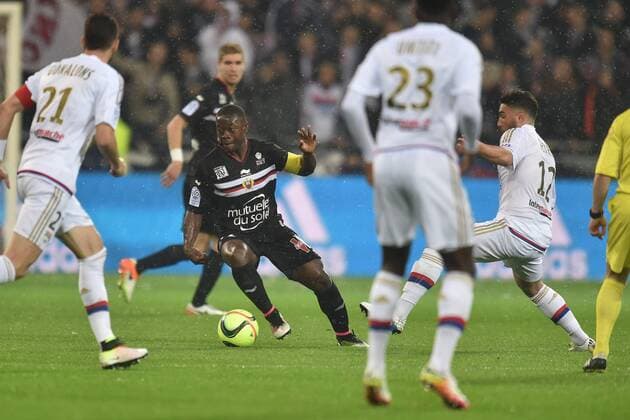 Jordan Ferri (lyon) vs Namphalys Mendy (nice) FOOTBALL : Lyon vs Nice - Ligue 1 - 15 04 2016 FredericChambert 