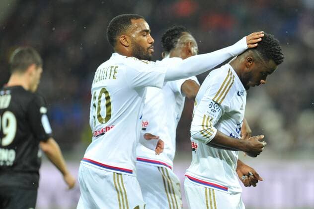 Fußball, Olympique Lyon - OGC Nizza ALEXANDRE LACAZETTE (ol) - MAXWELL CORNET (ol) - Enttäuschung - EXPULSION FOOTBALL : Lyon vs Nice - Ligue 1 - 15 04 2016 FEP 