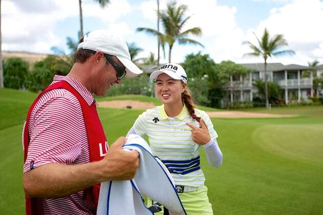 April 15, 2016 - Minjee Lee jokes with her caddie on the 10th hole during the third round of the Lotte Championship presented by Hershey at Ko Olina Golf Club in Kapolei, HI LPGA Golf Damen Golf 2016: Lotte Championship APR 15 - ZUMAc04_
