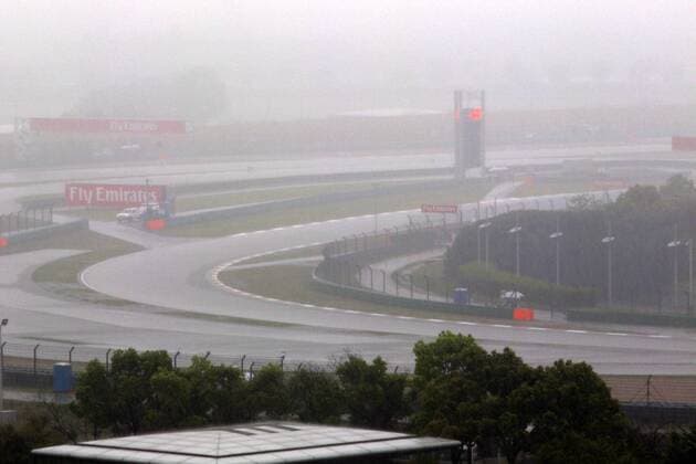 Chinese Grand Prix, Shanghai 14 - 17 April 2016 16.04.2016 - Torrential rain storm in the circuit. 