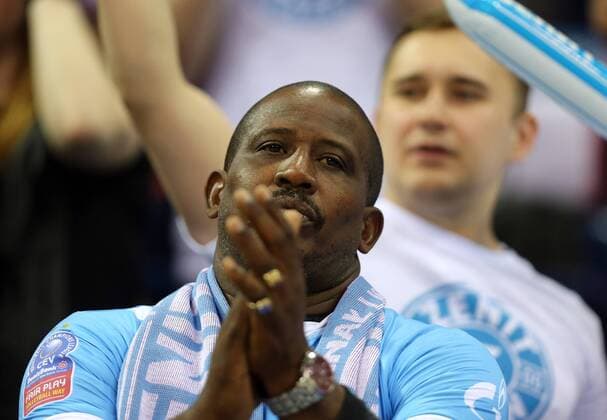 Volleyball, Champions League, Final 4 in Krakau KRAKOW , TAURON ARENA 16.04.2016 OJCIEC FATHER WILFREDO LEON ( ZENIT ) 16.04.2016 VOLLEYBALL MEN S CEV DENIZBANK CHAMPIONS LEAGUE FINAL FOUR SEMI-FINAL ASSECO RESOVIA RZESZOW - ZENIT KAZAN SEASON 2015 2016  160416MIN009