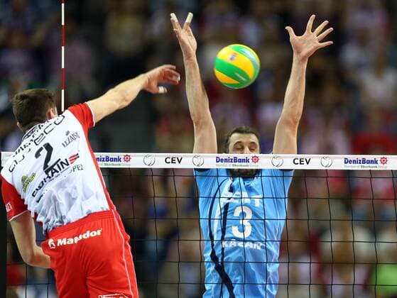 Volleyball, Champions League, Final 4 in Krakau KRAKOW , TAURON ARENA 16.04.2016 THOMAS JAESCHKE ( ASSECO ) ALEXANDER BUTKO ( ZENIT ) 16.04.2016 VOLLEYBALL MEN S CEV DENIZBANK CHAMPIONS LEAGUE FINAL FOUR SEMI-FINAL ASSECO RESOVIA RZESZOW - ZENIT KAZAN SEASON 2015 2016 MICHAL NOWAK NEWSPIX.PL --- Newspix.pl  160416MIN028