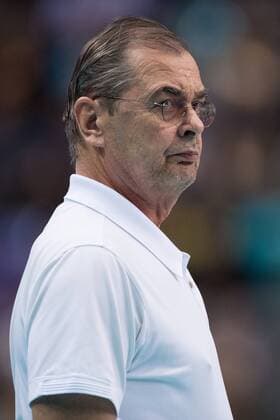 16.04.2016, Fraport Arena, Frankfurt Volleyball, Bundesliga Maenner, Play-offs Halbfinale, United Volleys RheinMain vs. VfB Friedrichshafen Stelian Moculescu (Trainer Coach Friedrichshafen)