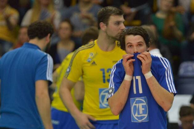 16.04.2016, xtkx, Volleyball 1.Bundesliga Playoffs, United Volleys - VfB Friedrichshafen, emspor v.l. Luke Perry (VFB) ,