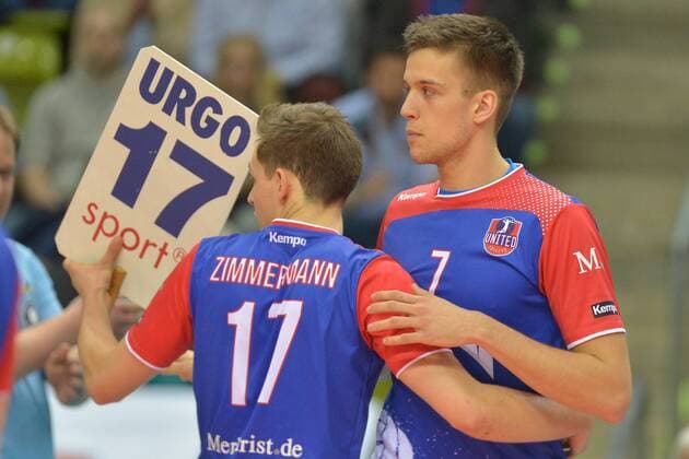 16.04.2016, xtkx, Volleyball 1.Bundesliga Playoffs, United Volleys - VfB Friedrichshafen, emspor v.l. Jan Zimmermann (United Volleys) , Jannis Hopt (United Volleys) ,