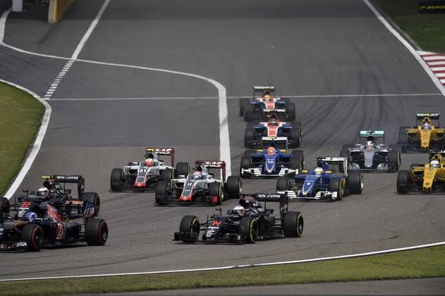 Chinese Grand Prix, Shanghai 14 - 17 April 2016 17.04.2016 - Race, Start of the race, Fernando Alonso (ESP) McLaren Honda MP4-31 