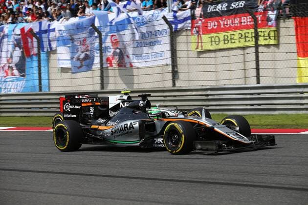 Formel 1, GP von China Chinese Grand Prix, Shanghai 14 - 17 April 2016 17.04.2016 - Race, Nico Hulkenberg (GER) Sahara Force India F1 VJM09 and Esteban Gutierrez (MEX) Haas F1 Team VF-16 