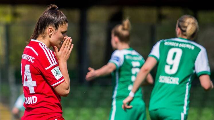 Jovana Damnjanovic (SC Sand, 14) enttäuscht, enttäuscht schauend, disappointed, Fussball, Allianz Frauen-Bundesliga, SV Werder Bremen - SC Sand, xdgx
