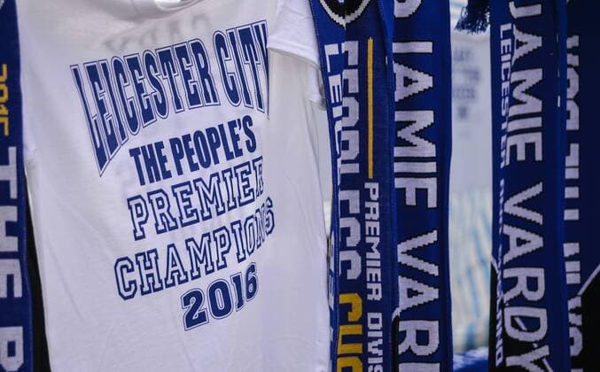 17.04.2016. King Power Stadium, Leicester, England. Barclays Premier League. Leicester City versus West Ham. Leicester City, The People s Champions T-Shirt on sale outside the ground. xAndyxThompsonx  ActionPlus11729053