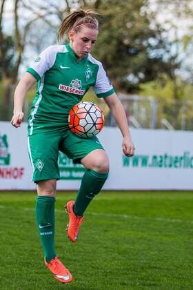 Cindy König (Konig, Koenig, SV Werder Bremen, 11) Freisteller, Einzelbild, Aktion, Action, Fussball, Allianz Frauen-Bundesliga, SV Werder Bremen - SC Sand, xdgx