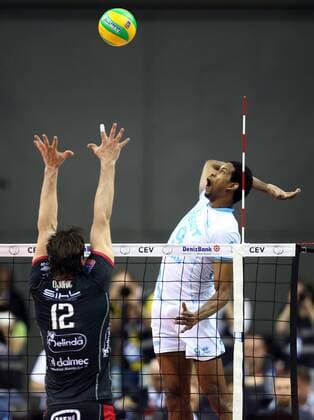 Volleyball, Champions League, Zenit Kazan gewinnt Final 4 in Krakau KRAKOW , TAURON ARENA 17.04.2016 -- MITAR TZOURITS ( TRENTINO ) WILFREDO LEON ( ZENIT ) VOLLEYBALL MEN S CEV DENIZBANK CHAMPIONS LEAGUE FINAL FOUR FINAL GAME ZENIT KAZAN - TRENTINO DIATEC SEASON 2015 2016  160417MIN123