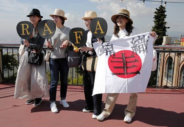BARCELONA -april 18- SPAIN: japanese supporters during Rafa Nadal and Kei Nishikori photo presentation of the Open Banc Sabadell tournament in the Tibidabo amusement park, on april 18, 2016. Photo:Joan Valls Urbanandsport Cordon Press  xJoanxValls Urbanandsportx xNADAL-NISHIKORI-PHOTO-PRESENTATION-OPEN-BANC-SABADELL-TENNISx