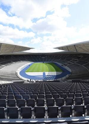 Fußball, DFB-Pokal, Zusatztribüne im Berliner Olympiastadion Fussball, Herren, Saison 2015 2016, Hertha BSC, Zusatztribüne am Marathontor im Olympiastadion Berlin für die Hertha-Spiel im DFB-Pokal-Halbfinale gegen Borussia Dortmund (20.04. 2016) und der 1. Bundesliga (31. Spieltag) gegen Bayern München (23.04. 2016), 18.04.2016,