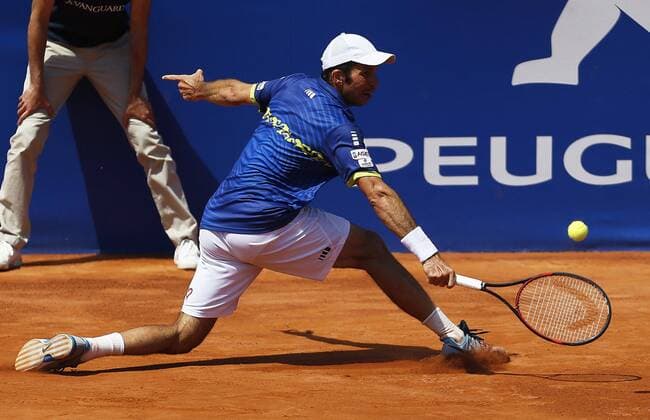 Czech tennis player Radek Stepanek hits the ball against Colombian Santiago Giraldo during their 64th Barcelona Open Banc Sabadell Conde de Godo tournament s first round match in Barcelona, northeastern Spain, 18 April 2016. The tournament runs in Barcelona from April 18th to 24th 2016. Santiago Giraldo vs. Radek Stepanek !ACHTUNG: NUR REDAKTIONELLE NUTZUNG!  20160418-635965894869044558