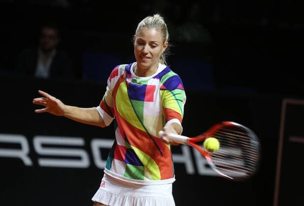 Porsche Tennis Grand Prix Stuttgart 18.04.2016 Deutschland Porsche Tennis Grand Prix Frauen Stuttgart Angelique Kerber ( GER) beim Show-Doubles.