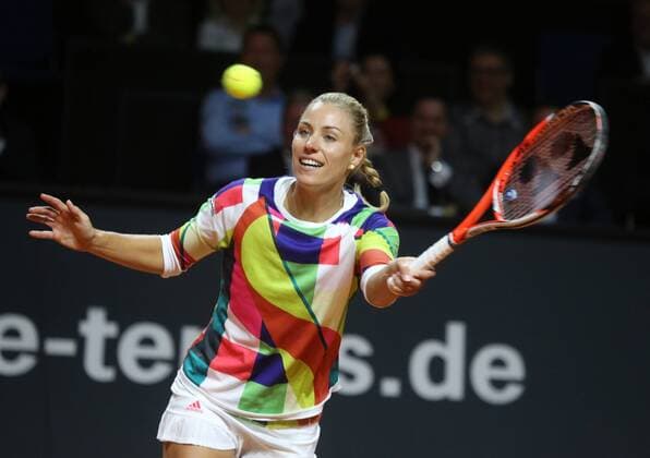 Porsche Tennis Grand Prix Stuttgart 18.04.2016 Deutschland Porsche Tennis Grand Prix Frauen Stuttgart Angelique Kerber ( GER) beim Show-Doubles.