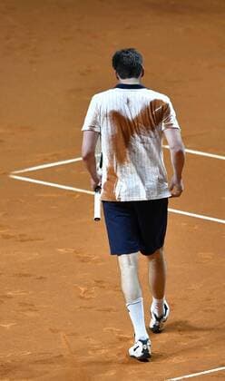 Michael Stich (Ger) mit dreckigem Shirt nach Sturz von hinten Berenberg Classics Tennis Damen 18.04.2016 Porsche Tennis Grand Prix GP Stuttgart 2016 Porsche-Arena 16.04.-24.04.2016 Porsche Tennis Grand Prix Stuttgart 2016