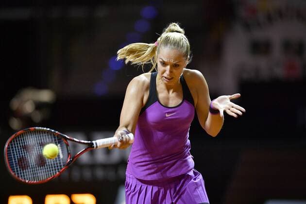 Sabine LISICKI (GER) Aktion Tennis Damen 18.04.2016 Porsche Tennis Grand Prix GP Stuttgart 2016 Porsche-Arena 16.04.-24.04.2016 Porsche Tennis Grand Prix Stuttgart 2016