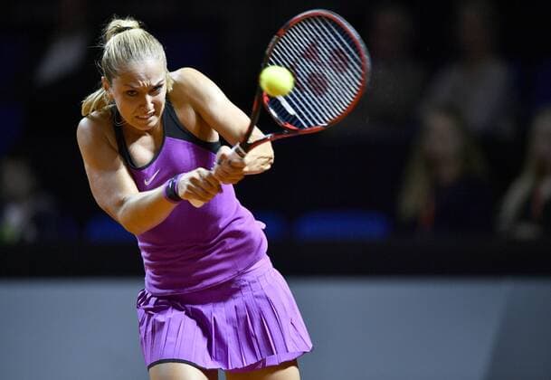 Sabine LISICKI (GER) Aktion Tennis Damen 18.04.2016 Porsche Tennis Grand Prix GP Stuttgart 2016 Porsche-Arena 16.04.-24.04.2016 Porsche Tennis Grand Prix Stuttgart 2016