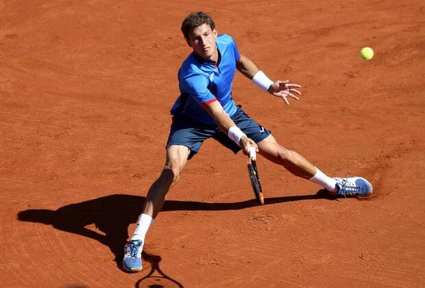 Spanish tennis player Pablo Carreno hits the ball against Ubek Denis Istomin during their 64th Barcelona Open Banc Sabadell Conde de Godo tournament s first round match in Barcelona, northeastern Spain, 19 April 2016. The tournament runs in Barcelona from April 18th to 24th 2016. Pablo Carreno vs. Denis Istomin !ACHTUNG: NUR REDAKTIONELLE NUTZUNG!  20160419-635966717611878722