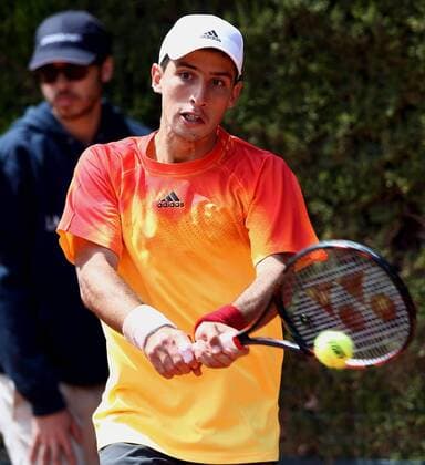 Argentinian tennis player Pedro Cachin returns the ball to Croatian Ivan Dodig during their first round match at Barcelona Open Banc Sabadell Conde de Godo tournament in Barcelona, northeastern Spain, 19 April 2016. The tournament runs in Barcelona from 18 until 24 April 2016. PEDRO CACHIN VS IVAN DODIG !ACHTUNG: NUR REDAKTIONELLE NUTZUNG!  20160419-635966797639565932